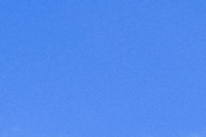 En caso de un cierre, muchas agencias y servicios federales se cierran o se restringen significativamente, lo que afecta a la gente común que depende de programas como el Seguro Social.