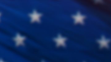 Tener una green card, oficialmente conocida como Tarjeta de Residente Permanente, te permite vivir y trabajar permanentemente en los Estados Unidos.