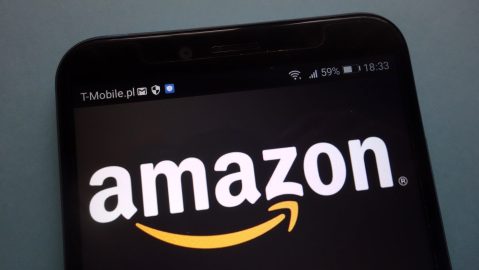 La Comisión Federal de Comercio acusó a Amazon de utilizar tácticas "engañosas" para inscribir a sus clientes en suscripciones Prime que eran difíciles de cancelar.