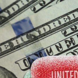 El presidente pretende limitar el uso de las visas H-1B, que permiten a trabajadores calificados de otros países trabajar en Estados Unidos.