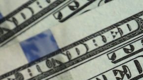 El presidente pretende limitar el uso de las visas H-1B, que permiten a trabajadores calificados de otros países trabajar en Estados Unidos.