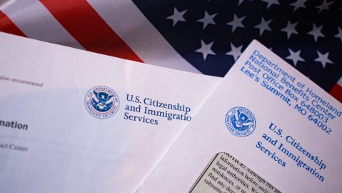 USCIS dijo que el nuevo método de pago se alinea con la Orden Ejecutiva 14247, Modernización de pagos hacia y desde las cuentas bancarias de los Estados Unidos.