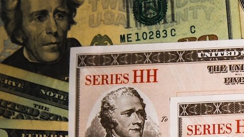 En el comercio de opciones, un STRIP es una estrategia utilizada para cubrir el riesgo de una apuesta equivocada en una caída del precio de una acción.