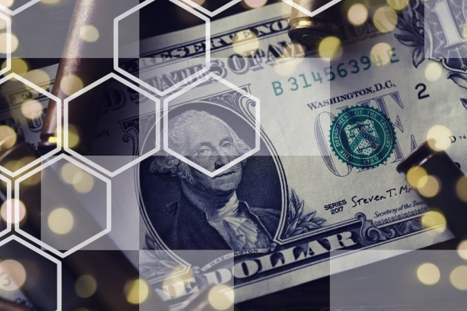 La administración Trump aceptó un cheque de $130 millones de dólares de un donante privado para ayudar a cubrir los cheques de pago de aproximadamente 1.3 millones de miembros del servicio activo.