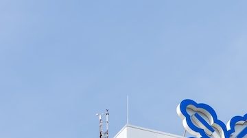 Nestlé, es el gigante alimentario suizo cuyas marcas incluyen las galletas Toll House, el café Nespresso, los productos para bebés Gerber y el agua Perrier; por mencionar algunas.