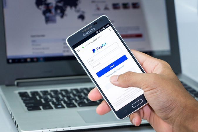 PayPal está intentando posicionarse como la columna vertebral de los pagos para la próxima era de las compras con IA automatizada, anunciando acuerdos recientes con Google y la empresa de inteligencia artificial Perplexity.