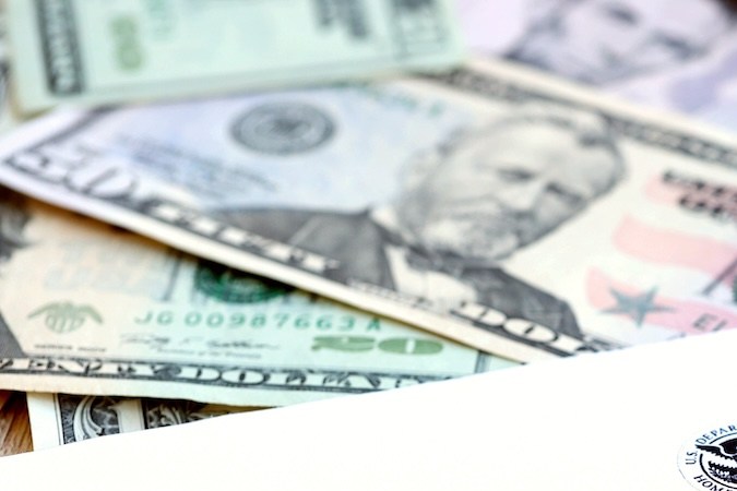 En casos excepcionales, quienes solicitan beneficios y quienes realizan pagos a terceros pueden estar exentos de realizar pagos electrónicos al USCIS.