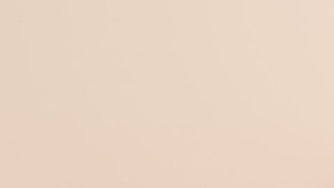 Muchos minoristas abrirán hasta temprano Black Friday, uno de los días de compras más importantes del año, con abundantes ofertas.