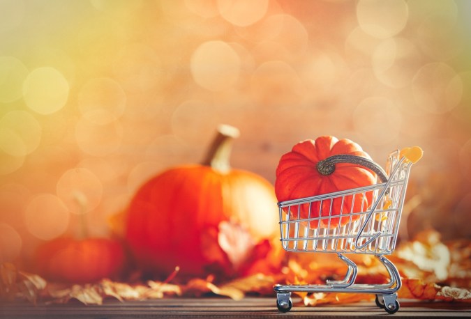 El Día de Acción de Gracias en Florida implica opciones limitadas para comer y comprar. Planifica con anticipación, confirma los horarios locales y disfruta de la festividad sin estrés.