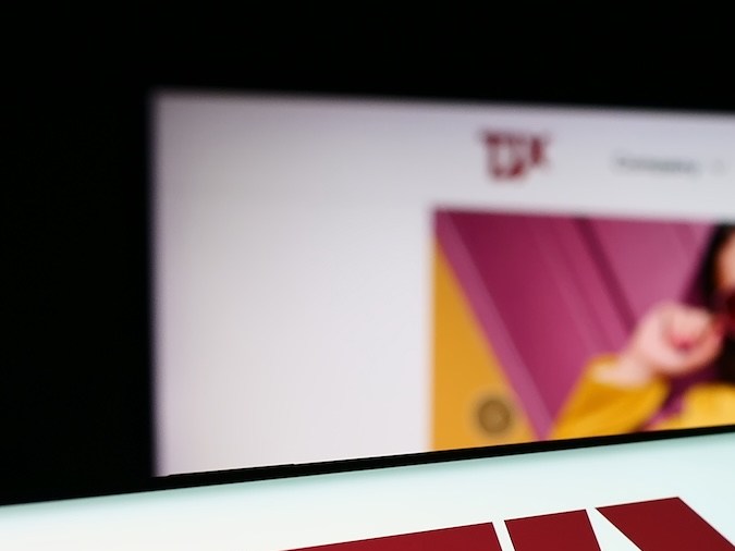 La importancia de T.J. Maxx, HomeGoods y Marshalls radica en su gran número de tiendas, el aumento de sus ventas y su capacidad para captar a compradores que buscan opciones más económicas que las que ofrecen los grandes almacenes tradicionales.