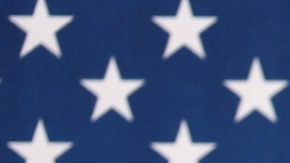 Esta ofensiva contra las escuelas y empresas de transporte de camiones es el último paso en el esfuerzo del gobierno para garantizar que los conductores de camiones estén calificados y sean elegibles para tener una licencia comercial.