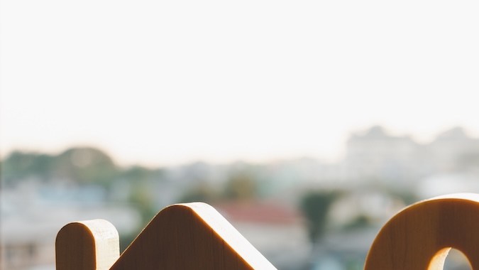 Las HELOC son líneas de crédito renovables, similares a una tarjeta de crédito: usted puede pedir prestado lo que necesita, devolverlo y luego pedir prestado nuevamente durante un período de extracción establecido.