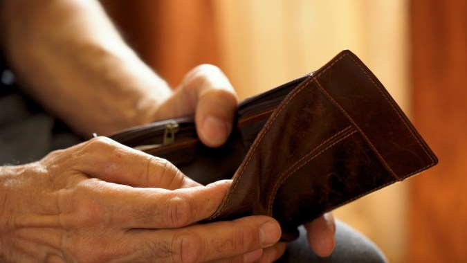 Un tercio de los estadounidenses (33%) no confía en su capacidad para resistir financieramente una recesión si esta ocurriera en 2026.