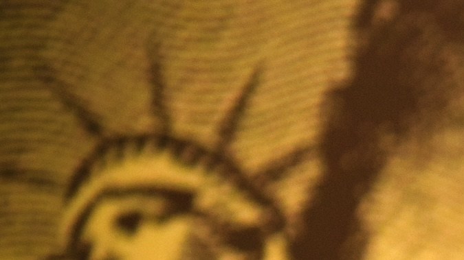 La Casa Blanca dice que bajo el nuevo programa, los titulares de tarjetas "recibirán la residencia estadounidense en un tiempo récord".