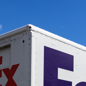 Fedex y UPS anuncian reembolsos por aranceles.